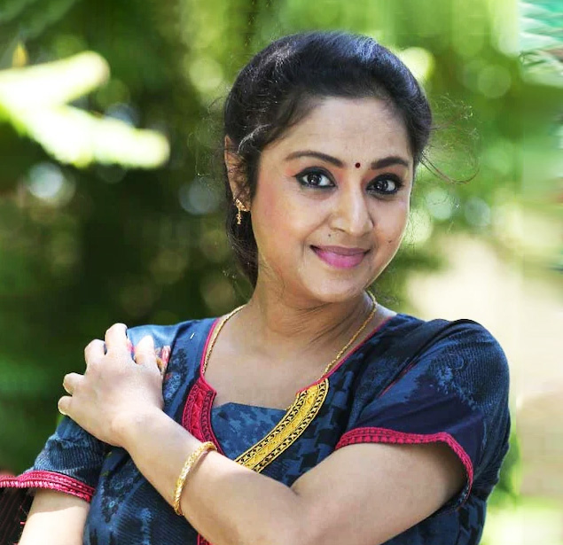 സംവിധായകന്‍ ഹരിഹരന്‍ ഉള്‍പ്പെടെ 28 പേര്‍ മോശമായി പെരുമാറി; ഗുരുതര ആരോപണവുമായി ചാര്‍മിള