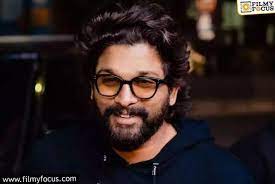 അതീവ ദുഃഖത്തില്‍, ആ കുടുംബത്തിൻ്റെ കൂടെയുണ്ടാവും,25 ലക്ഷം രൂപ നല്‍കും’ – അല്ലു അര്‍ജുന്‍