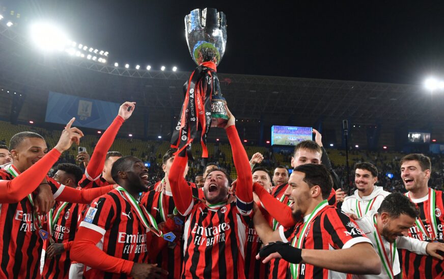 എ സി മിലാന് ഇറ്റാലിയന്‍ സൂപ്പര്‍ കപ്പ് കിരീടം