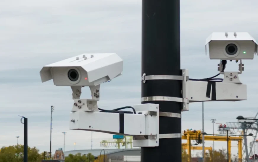 സം​സ്ഥാ​ന​ത്തെ ദേ​ശീ​യ​പാ​ത​ക​ളി​ൽ എ.​ഐ കാ​മ​റ​ക​ൾ സ്ഥാ​പി​ക്കാ​നൊ​രു​ങ്ങി ക​ർ​ണാ​ട​ക