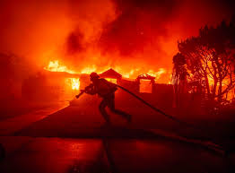 ലോസാഞ്ചലസിനെ വിഴുങ്ങാൻ വീണ്ടും കാട്ടുതീ