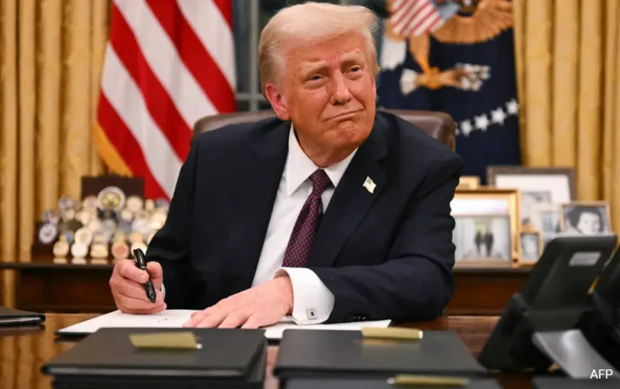 യു.എസിൻ്റെ 47-ാമത് പ്രസിഡൻ്റ്  ആയി ചുമതലയേറ്റതിനു പിന്നാലെ നിരവധി എക്സിക്യുട്ടീവ് ഉത്തരവുകളിൽ ഒപ്പുവെച്ച് ഡൊണാൾഡ് ട്രംപ്