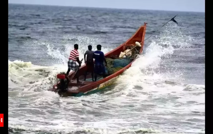 ലക്ഷദ്വീപ് തീരത്ത് ജൂൺ മൂന്ന് വരെയുെം കേരള-കർണാടക തീരങ്ങളിൽ ജൂൺ ഒന്ന് വരെയും മത്സ്യബന്ധനത്തിന് വിലക്ക്