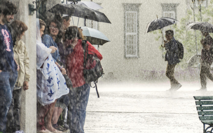 സംസ്ഥാനത്ത് ഇടിമിന്നലോട് കൂടിയ ശക്തമായ മഴയ്ക്ക് സാധ്യത: കേന്ദ്ര കാലാവസ്ഥ വകുപ്പ്