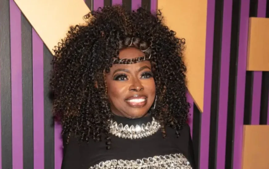 ഗായിക ആന്‍ജി സ്റ്റോണ്‍ വാഹനാപകടത്തില്‍ മരിച്ചു