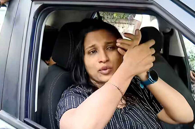 കൊച്ചി കോർപറേഷൻ ബിൽഡിങ് ഇൻസ്പെക്ടർ സ്വപ്നയെ സസ്പെൻഡ് ചെയ്തു