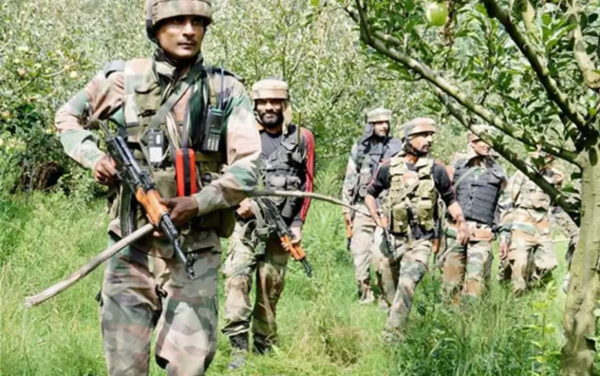 നിയന്ത്രണരേഖയിലെ വെടിവെയ്പ്പ്; പാകിസ്താൻ സൈനിക മേധാവിയെ വിളിച്ച് മുന്നറിയിപ്പ് നൽകി ഇന്ത്യ