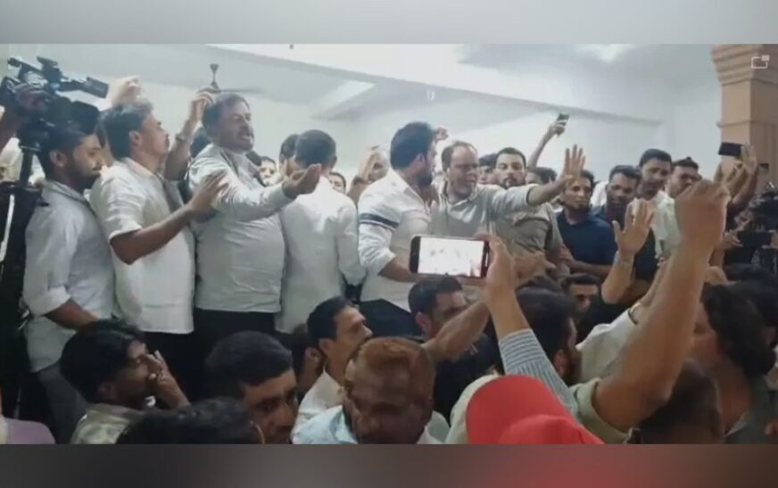 സർക്കാർ സമീപനങ്ങളിൽ രൂക്ഷ വിമർശനം; മംഗളൂരുവിൽ കോൺഗ്രസിൻ്റെ മുസ്‌ലിം നേതാക്കൾ കൂട്ടത്തോടെ രാജിവെച്ചു