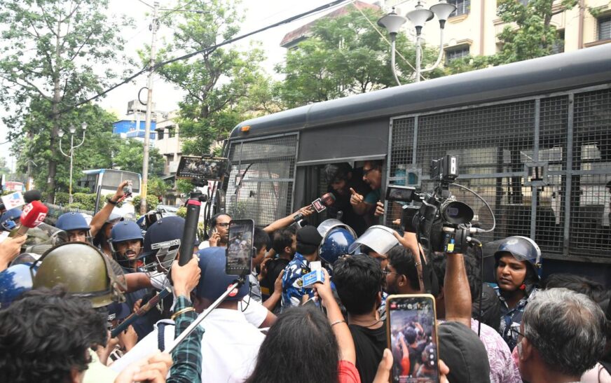 നിയമ വിദ്യാര്‍ത്ഥിനി കൊല്‍ക്കത്തയില്‍ പീഡിപ്പിക്കപ്പെട്ട സംഭവം; സംസ്ഥാനത്ത് പ്രവര്‍ത്തിക്കുന്ന വിദ്യാഭ്യാസ സ്ഥാപനങ്ങളുടെ സുരക്ഷയെക്കുറിച്ച് ചോദ്യങ്ങള്‍ ഉയര്‍ത്തുന്നു