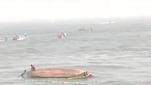 മുതലപ്പൊഴിയിൽ വള്ളം മറിഞ്ഞ് അപകടം