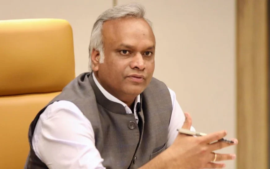 കേ​ന്ദ്ര​ത്തി​ൽ കോ​ൺ​ഗ്ര​സ് ഭ​ര​ണം വ​ന്നാ​ൽ ആ​ർ.​എ​സ്.​എ​സി​നെ നി​രോ​ധിക്കും -മ​ന്ത്രി പ്രിയങ്ക് ഖാ​ർ​ഗെ