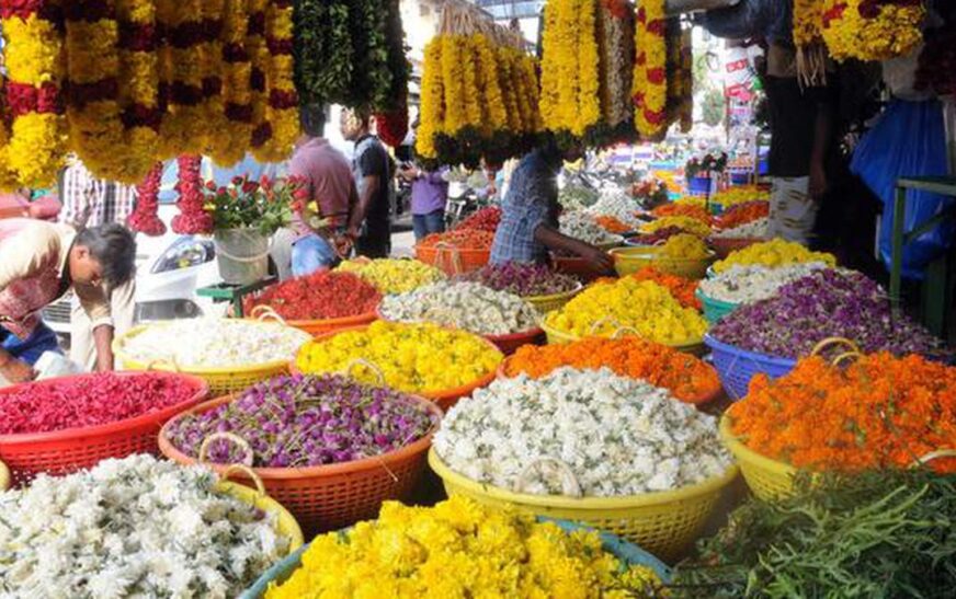 കേരളത്തിൽ ശ​ക്ത​മാ​യ മ​ഴ; ആ​ശ​ങ്ക​യി​ലാ​യി ഓ​ണവി​പ​ണി