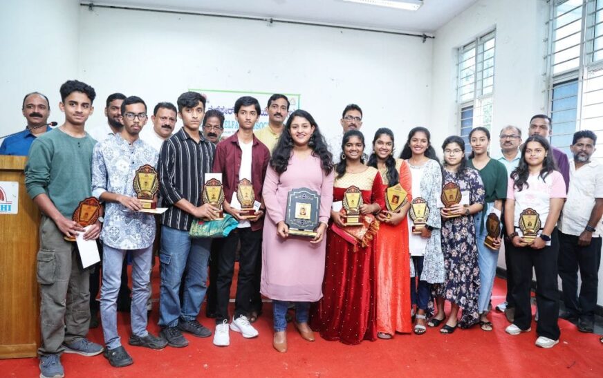 ദീപ്തി വെല്‍ഫെയര്‍ അസോസിയേഷന്‍, വിദ്യാദീപ്തി ആനുകൂല്യങ്ങള്‍ വിതരണം ചെയ്തു