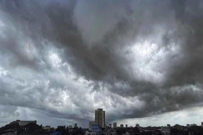 ചെ​ന്നൈ​യി​ൽ മേ​ഘ​വി​സ്ഫോ​ട​നം: വ്യോമഗതാഗതം തടസ്സപ്പെട്ടു