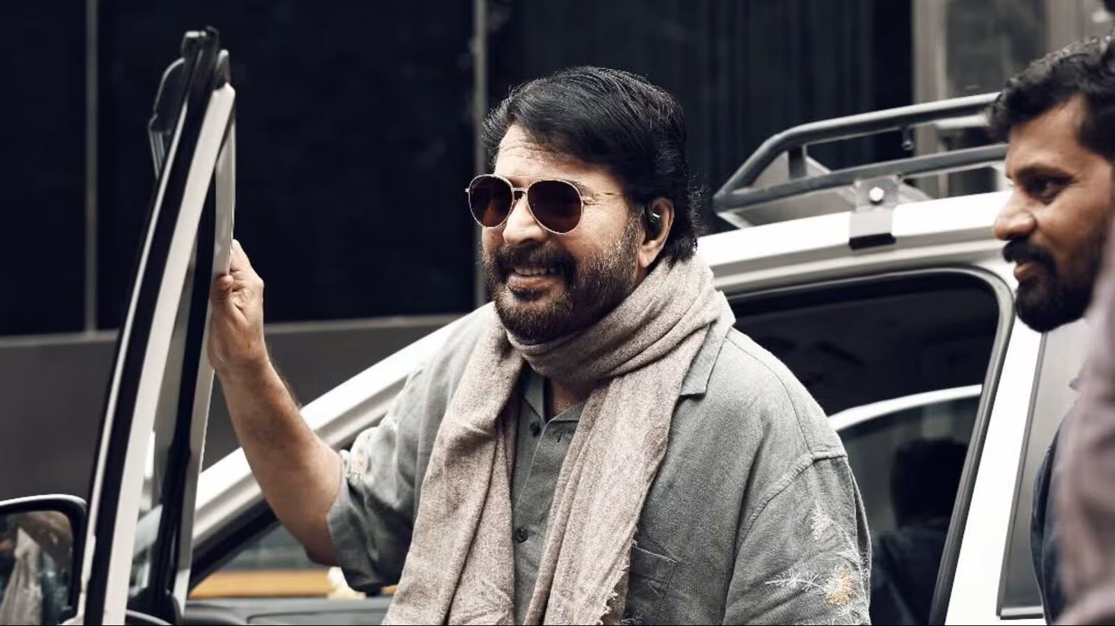 എട്ട് മാസത്തെ ഇടവേളയ്ക്ക് ശേഷം വീണ്ടും മെഗാസ്റ്റാർ മമ്മൂട്ടി സിനിമാ സെറ്റുകളിലേക്ക്