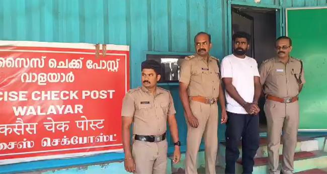വാളയാറിൽ 20 ലക്ഷം രൂപ വില മതിക്കുന്ന മെത്താഫിറ്റമിനുമായി യുവാവ് പിടിയിൽ
