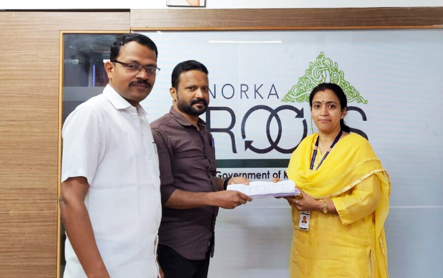 കേളി ബെംഗളൂരു സമാഹരിച്ച നോർക്ക ഐ.ഡി കാർഡ് – ഇന്‍ഷുറന്‍സ് അപേക്ഷകൾ കൈമാറി