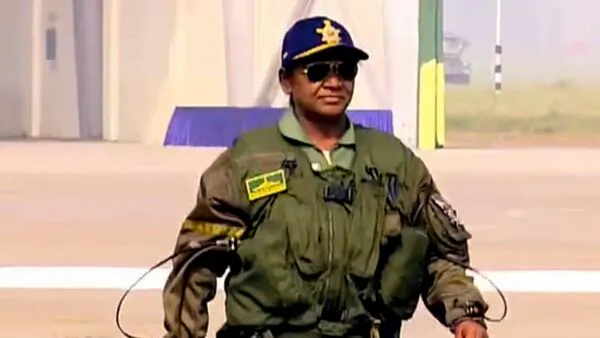 ഇന്ത്യയുടെ അഭിമാനമായ റഫാൽ യുദ്ധവിമാനത്തിൽ പറന്ന് രാഷ്ട്രപതി