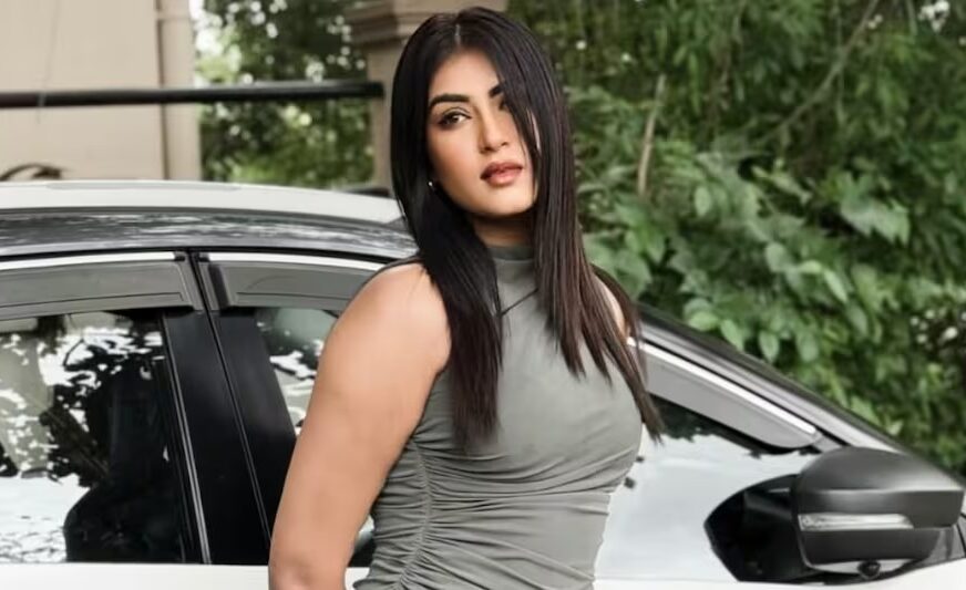 ബൈക്ക് യാത്രക്കാരെ ഇടിച്ചു തെറിപ്പിച്ച് നിര്‍ത്താതെ പോയകാര്‍ കന്നഡ നടി ദിവ്യ സുരേഷിൻ്റേത്; കാര്‍ പിടിച്ചെടുത്തു