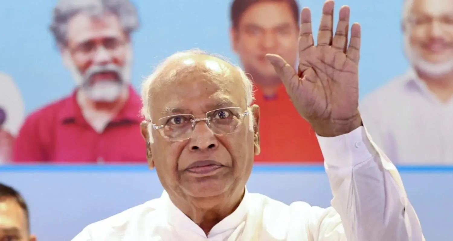 കോൺഗ്രസ് അധ്യക്ഷൻ മല്ലികാർജുൻ ഖാർഗെയെ ശസ്ത്രക്രിയയ്ക്ക് വിധേയനാക്കി; ആരോഗ്യനില തൃപ്തികരം