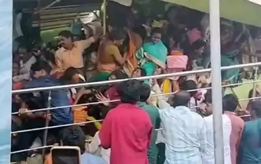 ആന്ധ്രാപ്രദേശിലെ ശ്രീ വെങ്കടേശ്വര സ്വാമി ക്ഷേത്രത്തിലുണ്ടായ തിക്കിലും തിരക്കിലും പെട്ട് ഒൻപത് പേർ മരിച്ചു