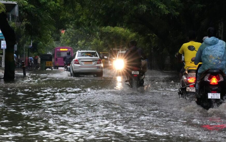 ഡിറ്റ്‌ വാ ചുഴലിക്കാറ്റ്; തമിഴ്‌നാട്ടിൽ പലയിടത്തും കനത്ത മഴ