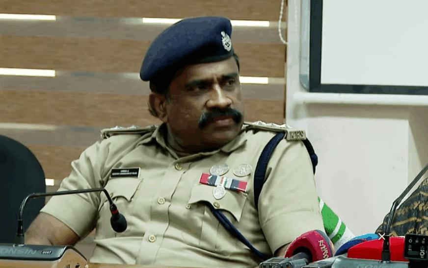 യു​വ​തി​യെ പീ​ഡി​പ്പി​ച്ച കേ​സ്; ഡി​വൈ​എസ്പി അ​വ​ധി​യി​ൽ പ്ര​വേ​ശി​ച്ചു