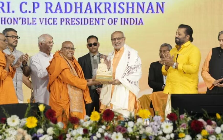 ഗുരുദേവൻ ഭാവിയിലേക്കുള്ള വഴികാട്ടി: ഉപരാഷ്ട്രപതി സി. പി. രാധാകൃഷ്ണൻ