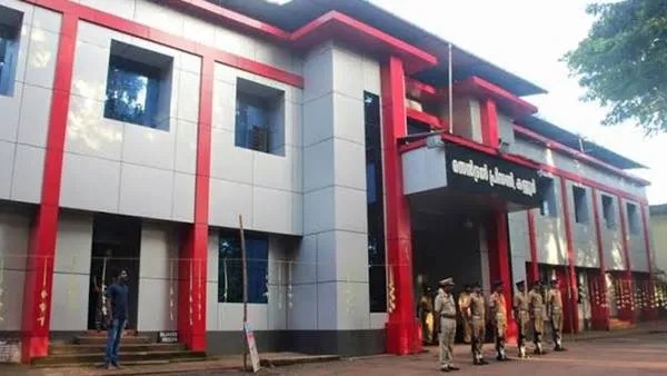 ക​ണ്ണൂ​ര്‍ സെ​ന്‍​ട്ര​ൽ ജ​യി​ലി​ൽ റി​മാ​ന്‍​ഡ് പ്ര​തി ജീ​വ​നൊ​ടു​ക്കി