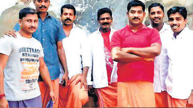 ടി.​പി.ച​ന്ദ്ര​ശേ​ഖ​ര​ൻ വ​ധ​ക്കേ​സി​ലെ പ്ര​തി​ക​ള്‍​ക്ക് തുടർച്ചയായി പ​രോ​ള്‍ ന​ൽ​കു​ന്ന​തി​ൽ വി​മ​ർ​ശ​ന​വു​മാ​യി ഹൈ​ക്കോ​ട​തി