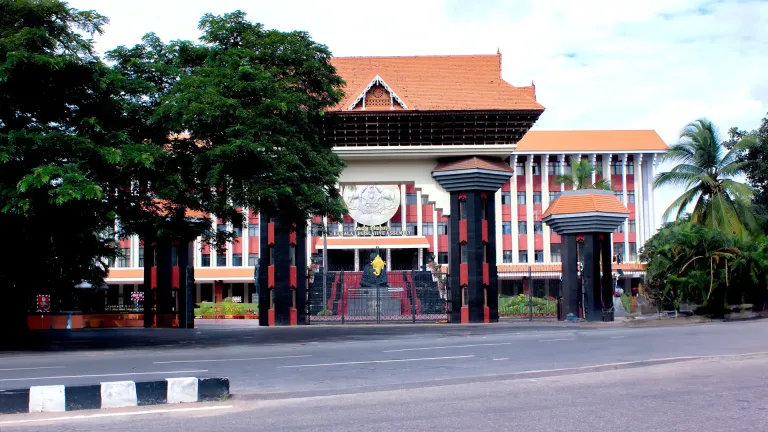 സർക്കാർ ഓഫീസുകളുടെ പ്രവൃത്തി ദിനം 5 ദിവസമാക്കാൻ നീക്കം; യോഗം വിളിച്ച് സർക്കാർ