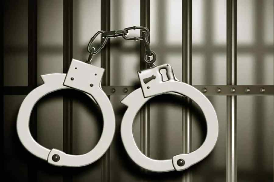 കർണാടകയിലെ ഹൂബ്ലിയിൽ യുവതിയെ പീഡിപ്പിച്ച് ദൃശ്യങ്ങൾ പ്രചരിപ്പിച്ച മൂന്ന് പേർ പൊലീസ് പിടിയിൽ