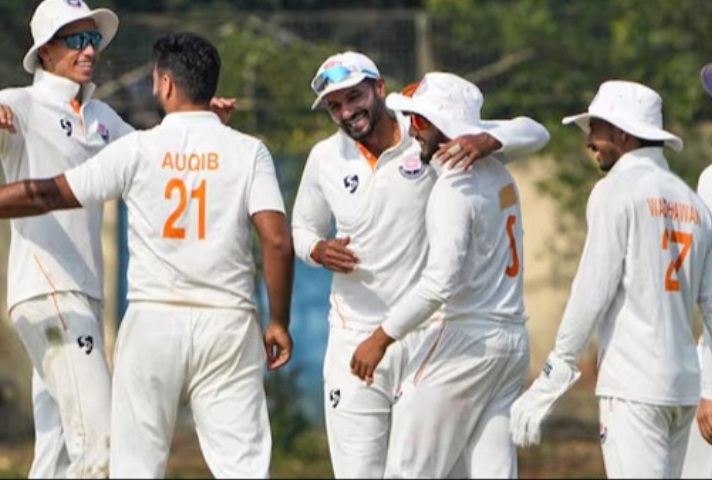 ര​ഞ്ജി ട്രോ​ഫി ക്രി​ക്ക​റ്റി​ൽ ച​രി​ത്ര​ത്തി​ൽ ആ​ദ്യ​മാ​യി ഫൈ​ന​ലി​ൽ ക​ട​ന്ന് ജ​മ്മു കാ​ഷ്മീ​ർ