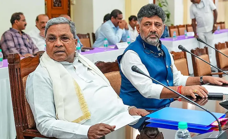 സർക്കാർ ജീവനക്കാർക്ക് മാർച്ചിലെ ശമ്പളം വൈകുന്നതായി പരാതി