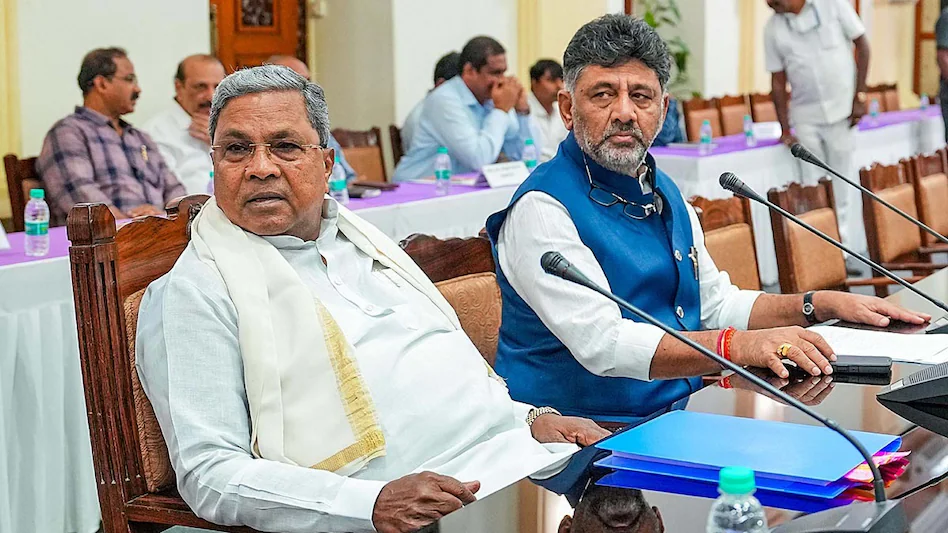 സർക്കാർ ജീവനക്കാർക്ക് മാർച്ചിലെ ശമ്പളം വൈകുന്നതായി പരാതി
