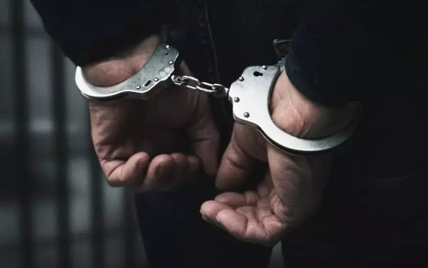 ഇ​ട​പ്പ​ള്ളി പോ​ണേ​ക്ക​ര​യി​ല്‍ വ​ന്‍ ക​ഞ്ചാ​വ് വേ​ട്ട; നാ​ല് പേ​ർ പി​ടി​യി​ൽ