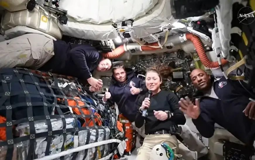 ആ​​​ര്‍ട്ടെ​​​മി​​​സ് 2 ഭൂ​​​മി​​​യി​​​ലേ​​​ക്കു​​​ള്ള മ​​​ട​​​ക്ക​​​യാ​​​ത്ര ആ​​​രം​​​ഭി​​​ച്ചു; ശനിയാഴ്ച പുലർച്ചെ ഭൂമിയിൽ