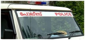 ഫുട്ബോൾ തർക്കം വധശ്രമത്തിൽ കലാശിച്ചു; വടിവാൾ ആക്രമണത്തിന് പിന്നാലെ കാർ ഇടിപ്പിച്ചു വീഴ്ത്തി; മൂന്ന് യുവാക്കൾക്ക് പരിക്ക്