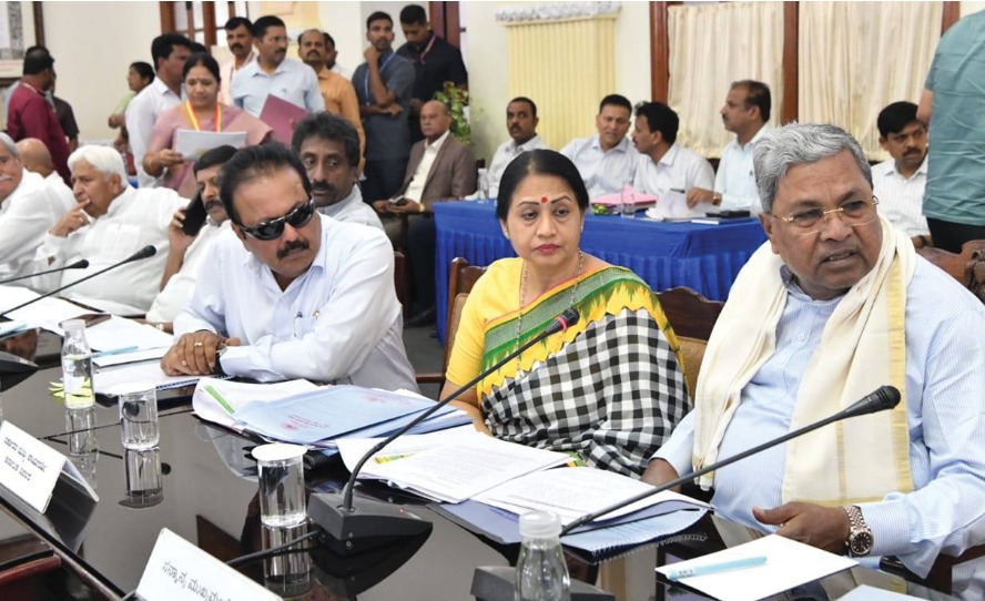 കർണാടകയിലെ കുടിവെള്ള പ്രശ്നം പരിഹരിക്കാനുള്ള മുൻകരുതൽ നടപടികൾ ജില്ല കലക്ടർമാർ സ്വീകരിക്കണം: സിദ്ധരാമയ്യ