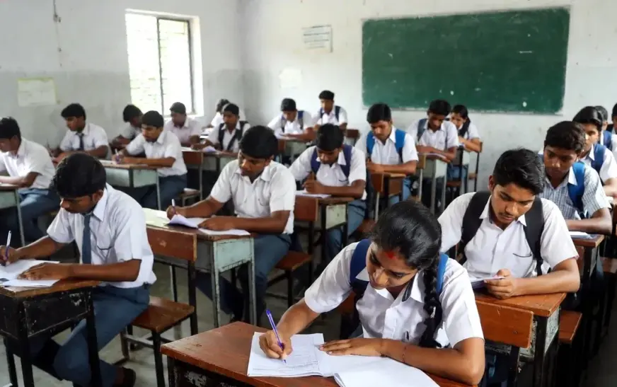 അശ്ലീല ഗാനങ്ങൾക്ക് വിലക്കുമായി കർണാടക വിദ്യാഭ്യാസ വകുപ്പ്